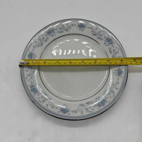 Lot of 4 Noritake Blue Hill China Salad Plate 8" Contemporary Floral Design 2482 - Picture 6 of 6